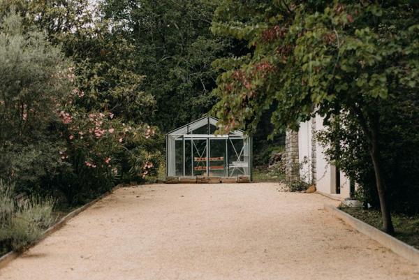 SAINT AMBROIX - DOMAINE - ANCIENNES FILATURES RÉHABILITÉES - 15 PIÈCES - 650 M² HABITABLES - 3,9 HECTARES - PISCINE - SOURCE - 1 000 000 