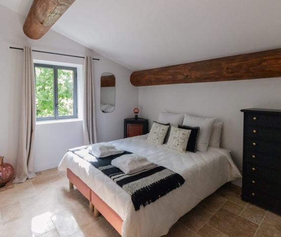 SAINT AMBROIX - DOMAINE - ANCIENNES FILATURES RÉHABILITÉES - 15 PIÈCES - 650 M² HABITABLES - 3,9 HECTARES - PISCINE - SOURCE - 1 000 000 