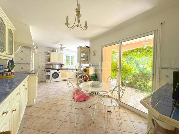 Villa Familiale avec Jardin à proximité de la plage