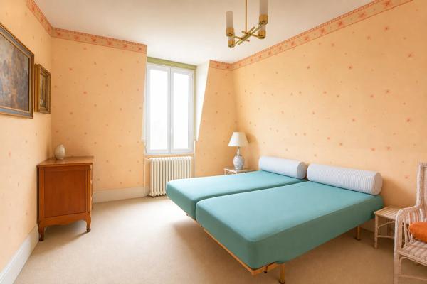 Maison
         8 pièces
        - 336 m² Exclusivité 720 000 € *