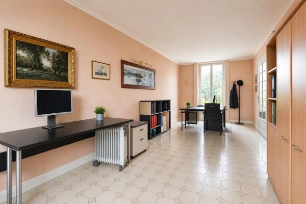 Maison
         8 pièces
        - 336 m² Exclusivité 720 000 € *