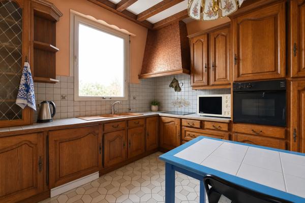Maison
         8 pièces
        - 336 m² Exclusivité 720 000 € *