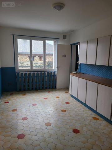 Maison à vendre à Fresnay-sur-Sarthe dans la Sarthe (72130), ref : MA403