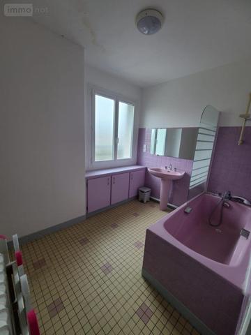 Maison à vendre à Fresnay-sur-Sarthe dans la Sarthe (72130), ref : MA403