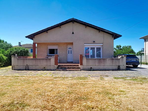 A VENDRE - Maison de 113 m²  - T5 - 4 chambres - 2 Garages - 31470 SAINT LYS