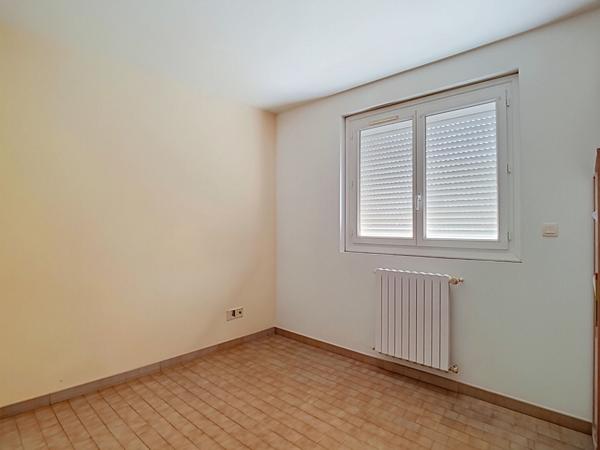 A VENDRE - Maison de 113 m²  - T5 - 4 chambres - 2 Garages - 31470 SAINT LYS