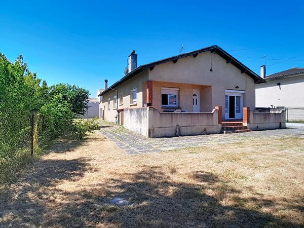 A VENDRE - Maison de 113 m²  - T5 - 4 chambres - 2 Garages - 31470 SAINT LYS