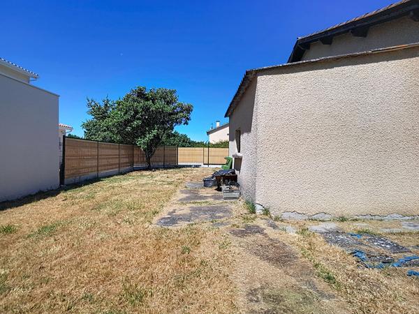 A VENDRE - Maison de 113 m²  - T5 - 4 chambres - 2 Garages - 31470 SAINT LYS