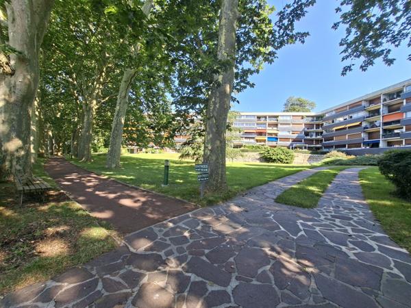 Appartement
         1 pièce
        - 10 m² Exclusivité 48 000 € *