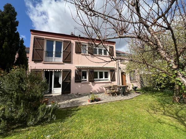 Maison Villepreux 9 pièces 7 chambres 180 m2 Type Marly