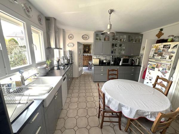 Maison Villepreux 9 pièces 7 chambres 180 m2 Type Marly