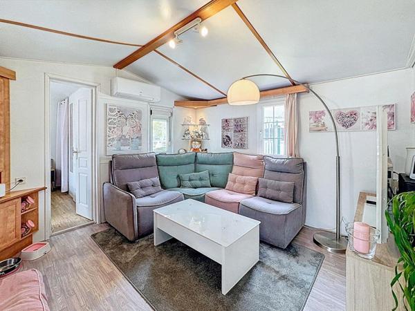 🏖️ Mobil-home – 43 m² sur parcelle arborée dans PRL 3★ avec piscine – Plage à 5 min à pied !