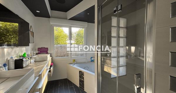 À vendre Maison 8 pièces 205.15 m² - Cholet 49300