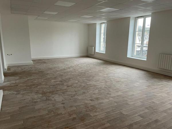 Bureau dans résidence de standing plein centre ville de la Ferté sous jouarre