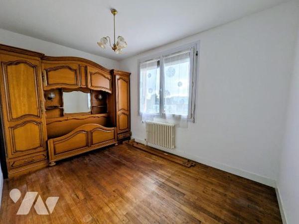 Quimperlé, maison individuelle composée comme suit:
Rez-de-chaussée: entrée sous véranda, cuis...