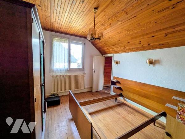 Quimperlé, maison individuelle composée comme suit:
Rez-de-chaussée: entrée sous véranda, cuis...