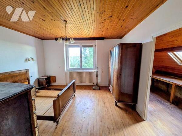 Quimperlé, maison individuelle composée comme suit:
Rez-de-chaussée: entrée sous véranda, cuis...