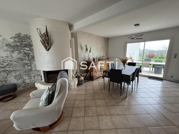 Maison familiale lumineuse avec suite parentale, jardin et garage – Tram-train à 5 min