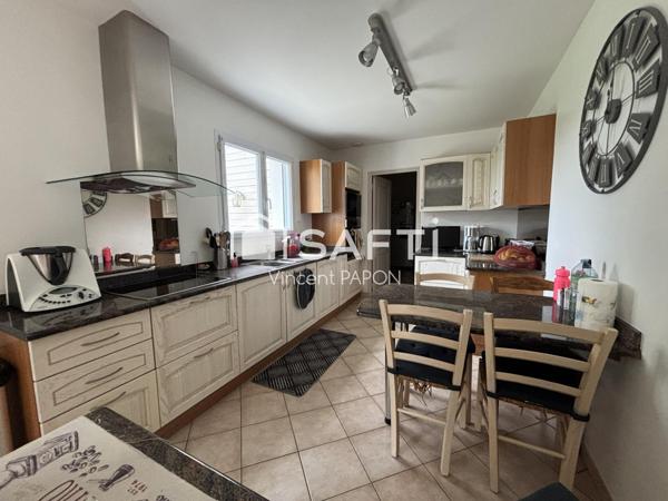 Maison familiale lumineuse avec suite parentale, jardin et garage – Tram-train à 5 min