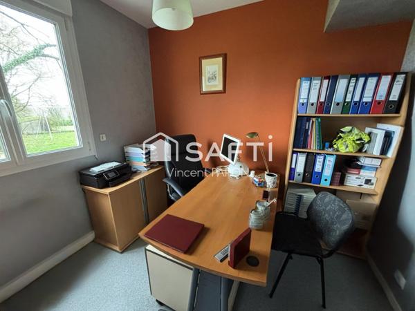 Maison familiale lumineuse avec suite parentale, jardin et garage – Tram-train à 5 min