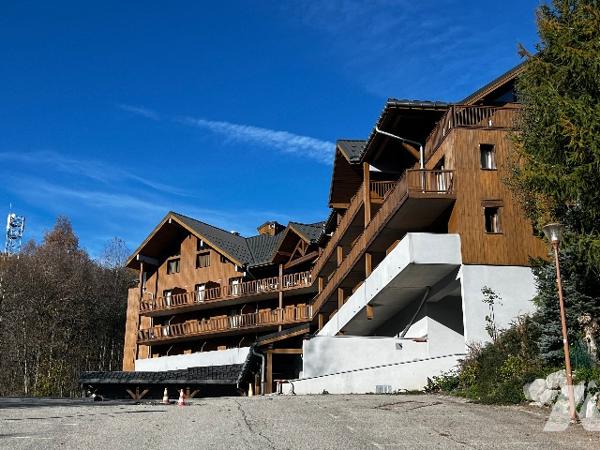 Découvrez un appartement PMR dans le domaine des Sybelles.