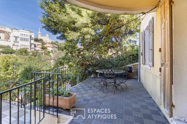 Maison avec piscine et restanques – Vue sur Notre-Dame – Roucas Blanc