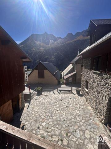 Murs commerciaux  à vendre 89 m² Saint-Christophe-en-Oisans