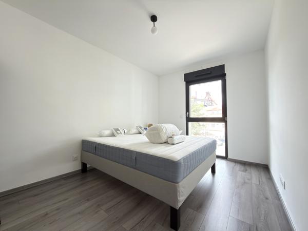 Location à Uckange 44 m², 2 pièces, 1 chambre une place de parking privé, 500m de la gare