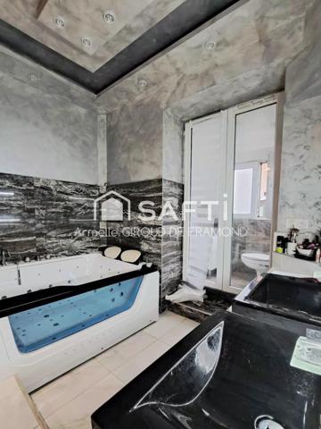 Située aux pieds des Vosges à Uffoltz (68700), cette grande maison familiale rénovée en 2020 de 177m2, 8 pièces sur 162 m2 de terrain avec 2 terrasses et une place de parking extérieure.