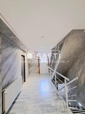 Située aux pieds des Vosges à Uffoltz (68700), cette grande maison familiale rénovée en 2020 de 177m2, 8 pièces sur 162 m2 de terrain avec 2 terrasses et une place de parking extérieure.