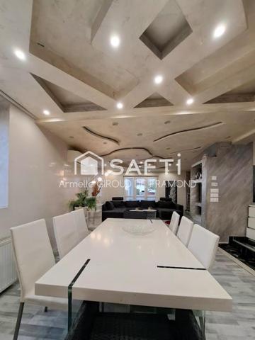 Située aux pieds des Vosges à Uffoltz (68700), cette grande maison familiale rénovée en 2020 de 177m2, 8 pièces sur 162 m2 de terrain avec 2 terrasses et une place de parking extérieure.