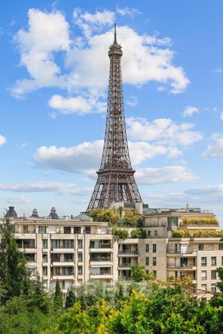 PARIS 16e – PARC DE PASSY- Duplex avec terrasse de plain-pied vue Tour Eiffel