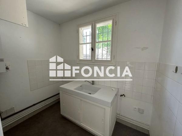 Location Maison 1 pièce 45.3 m² - 100 RUE AGLOPHILE Chatellerault 86100