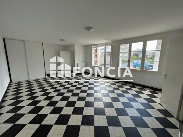 Location Maison 1 pièce 45.3 m² - 100 RUE AGLOPHILE Chatellerault 86100