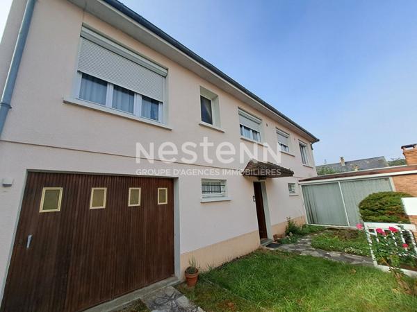 A VENDRE GRANDE MAISON AU CALME A DEUX PAS DU CENTRE VILLE