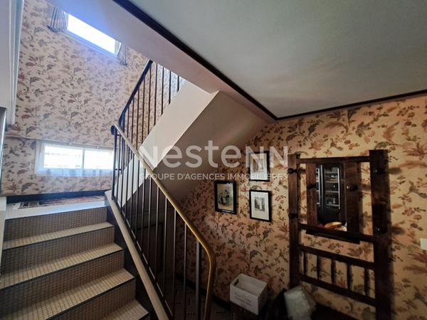 A VENDRE GRANDE MAISON AU CALME A DEUX PAS DU CENTRE VILLE