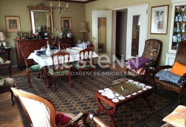 A VENDRE GRANDE MAISON AU CALME A DEUX PAS DU CENTRE VILLE