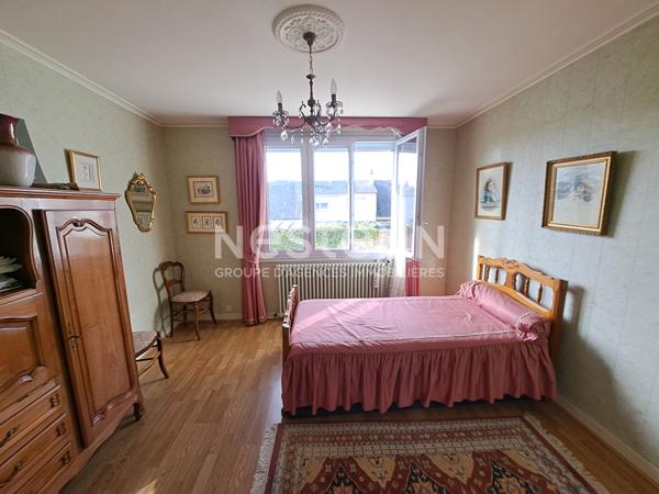 A VENDRE GRANDE MAISON AU CALME A DEUX PAS DU CENTRE VILLE