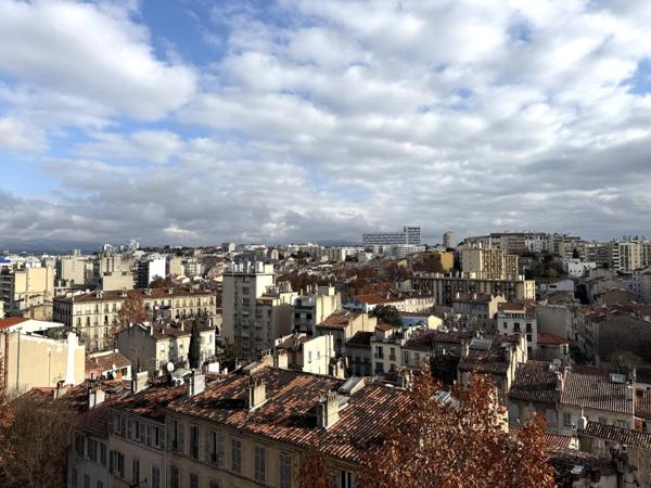 Calme - Lumineux - Vue imprenable - Traversant + Cave