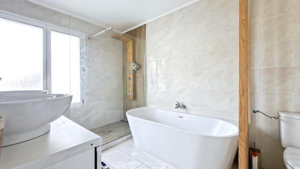 Chailly-en-Bière (77930) A Vendre - Maison de plain-pied proche du centre-ville de 102m².