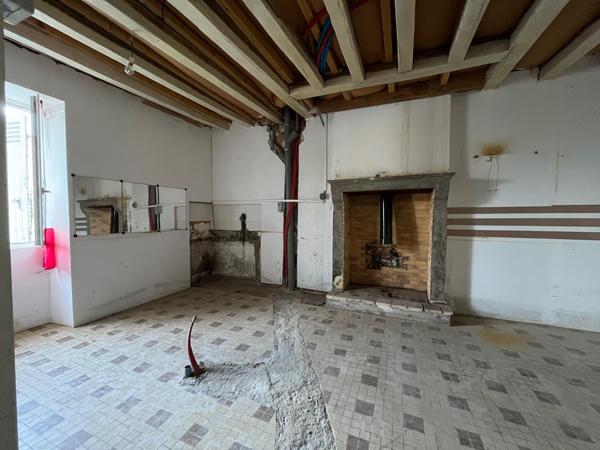 Maison à Beaumont-sur-Sarthe, 72170 - 6 pièces 180m²