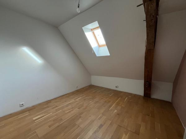 Maison à Beaumont-sur-Sarthe, 72170 - 6 pièces 180m²