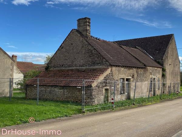 Maison à vendre 3 pièces de 22 015 m²