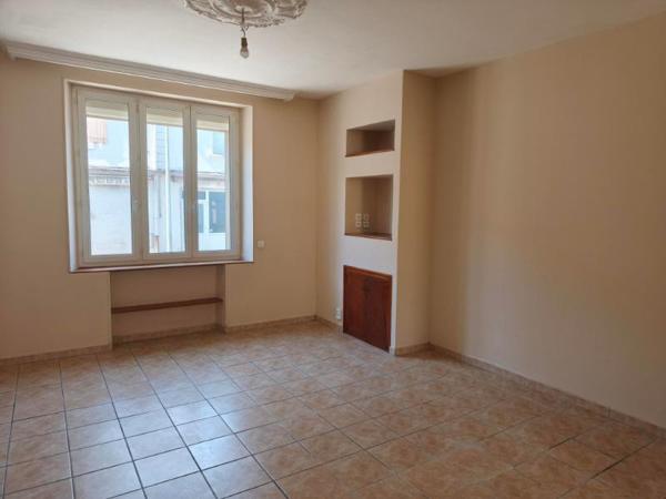 MAISON  AVEC 2 APPARTEMENTS - 2 GARAGES - JARDIN -MAZAMET