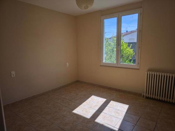 MAISON  AVEC 2 APPARTEMENTS - 2 GARAGES - JARDIN -MAZAMET