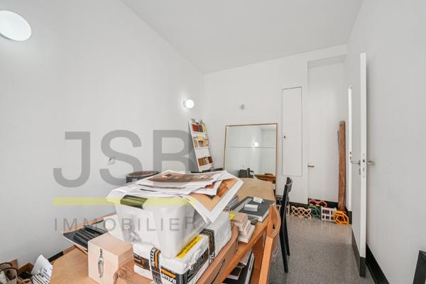 75002 Paris, Beauregard, Local commercial d’angle – Paris 2ᵉ – 85 m²