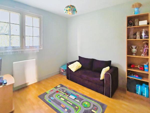 Un bien rare, proche de la gare et des écoles à pied: