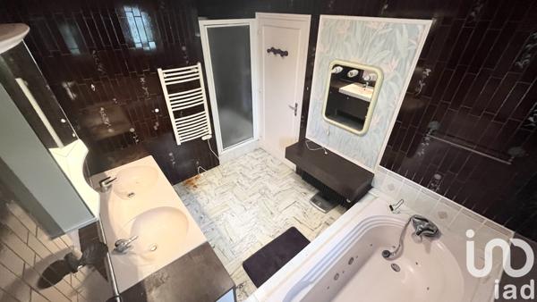 Maison à vendre 7 pièces 216 m² Saint-Galmier