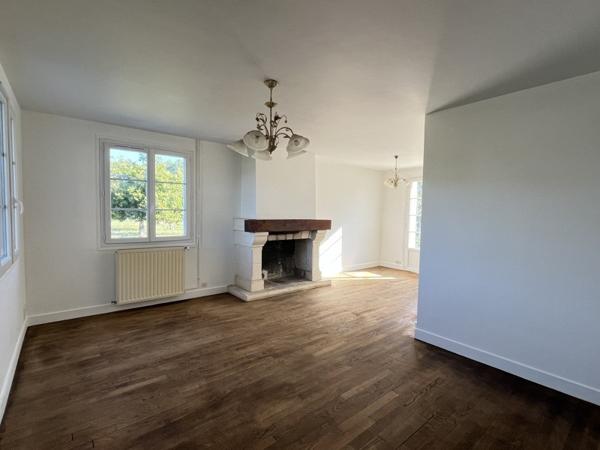 Maison à louer 865 € CC La Chapelle-Faucher 3 p 80 m² DPE D