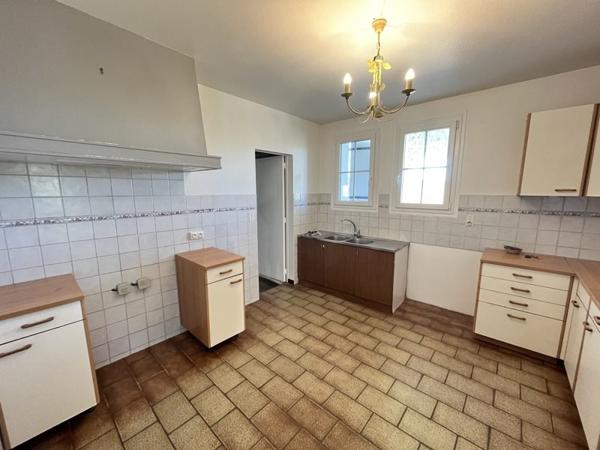 Maison à louer 865 € CC La Chapelle-Faucher 3 p 80 m² DPE D